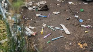 Jeringuillas, sangre y ‘yonkis’ en Gavà: indignación vecinal por el aumento del consumo de droga en la Rambla