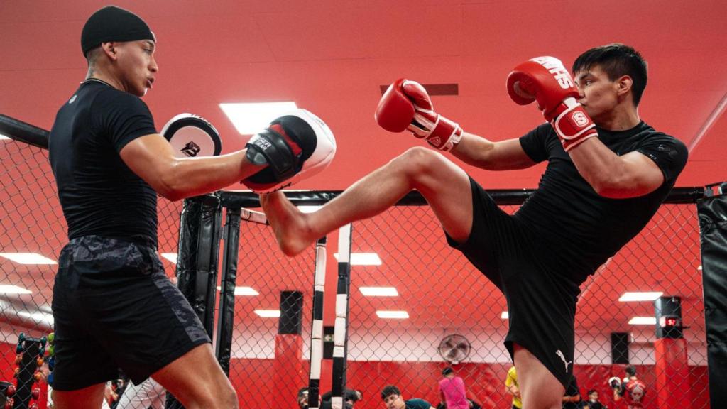Rodrigo Rivoin, el luchador profesional de MMA durante su entrevista con Metrópoli