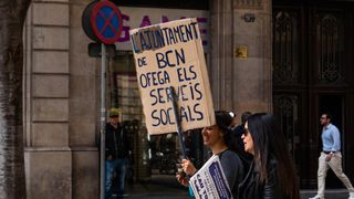 El conflicte laboral a l'Ajuntament de Barcelona agafa força: les treballadores de les biblioteques municipals se sumen a la vaga