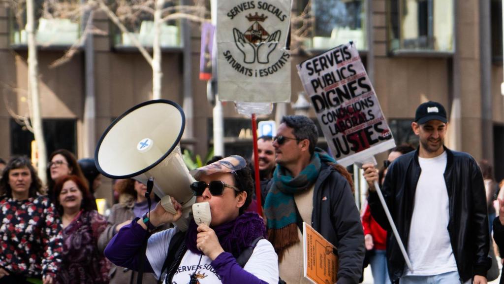 Manifestantes de los Servicios Sociales del Ayuntamiento de Barcelona
