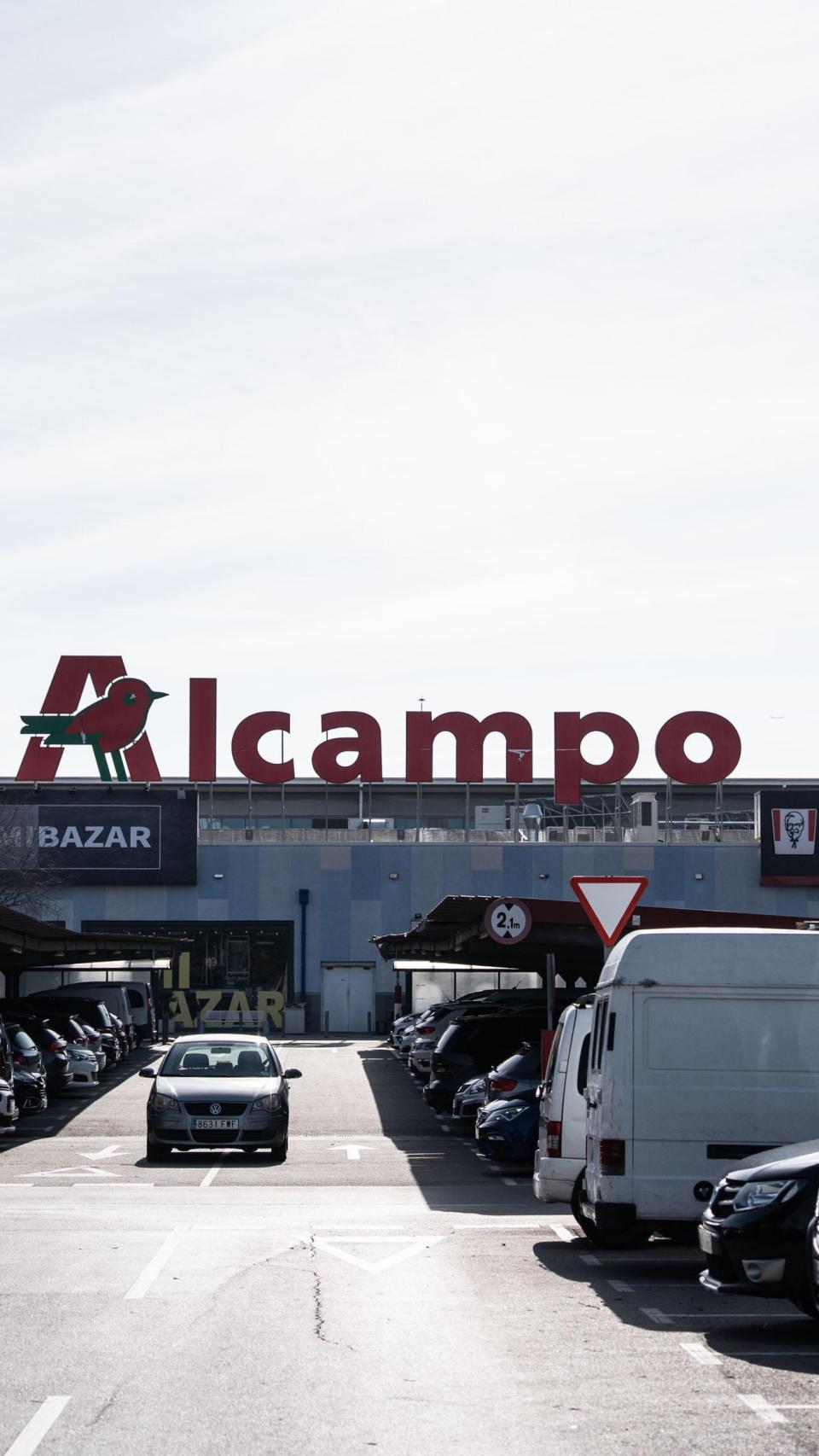Parking del actual Alcampo donde se levantarán las oficinas de Inditex