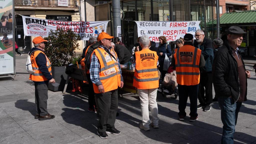 Manifestantes en Collblanc