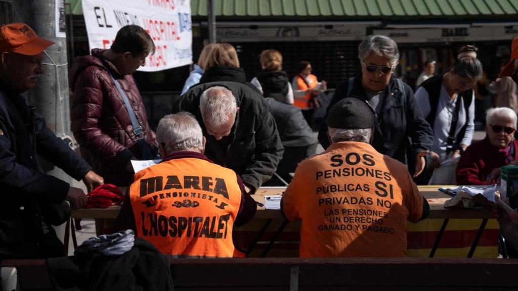 Recogida de firmas en L'Hospitalet