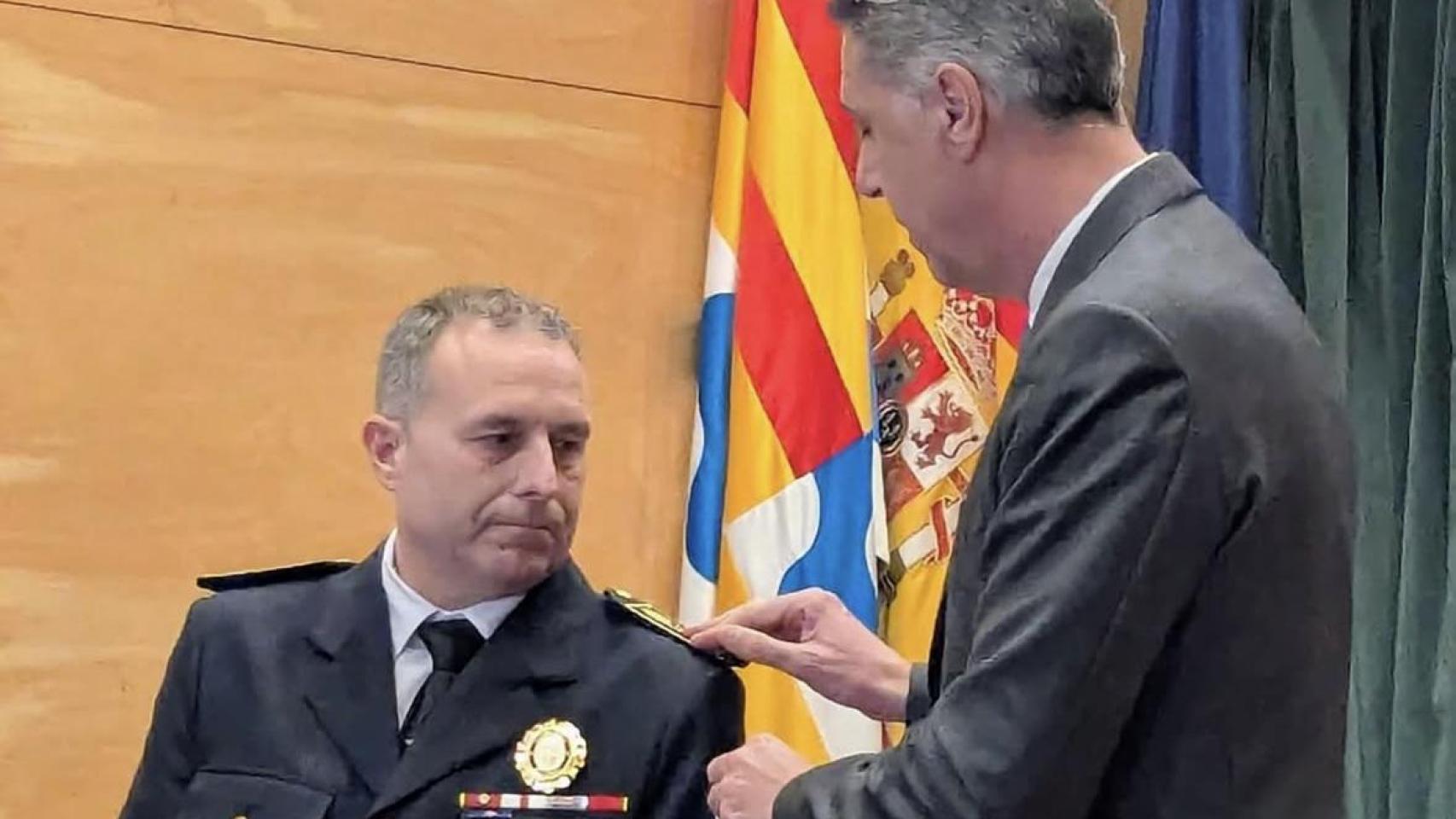 El nuevo Intendente Mayor de Badalona, Óscar Parada, con el alcalde del municipio, Xavier García Albiol
