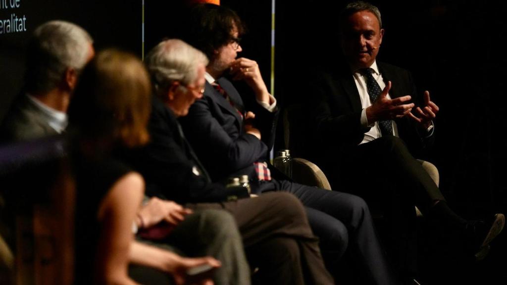 El presidente de Barcelona Oberta, Gabriel Jené, interviene durante el debate