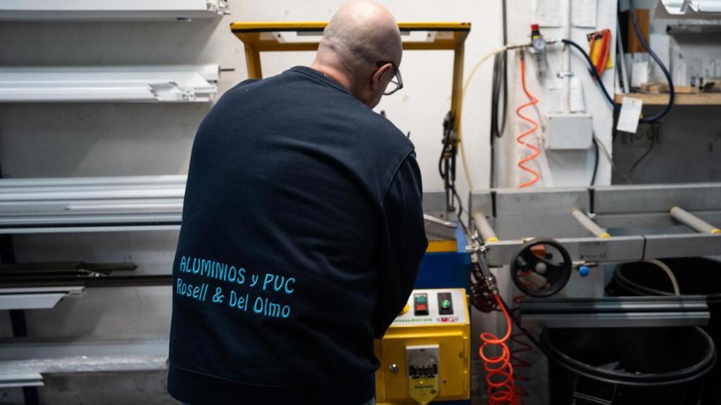 Ignacio del Olmo trabajando en el taller