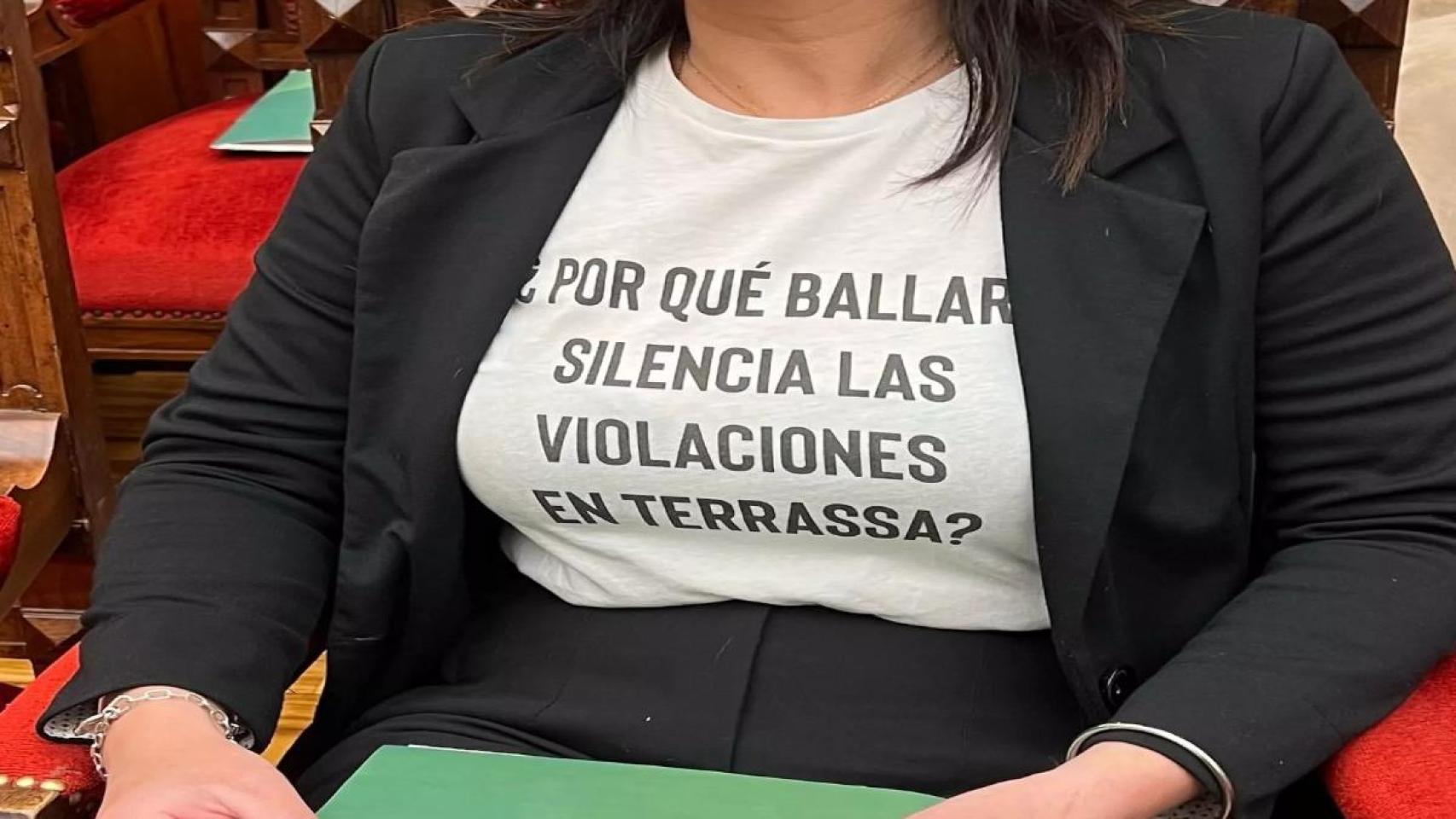 Las camisetas de los tres ediles de VOX en Terrassa