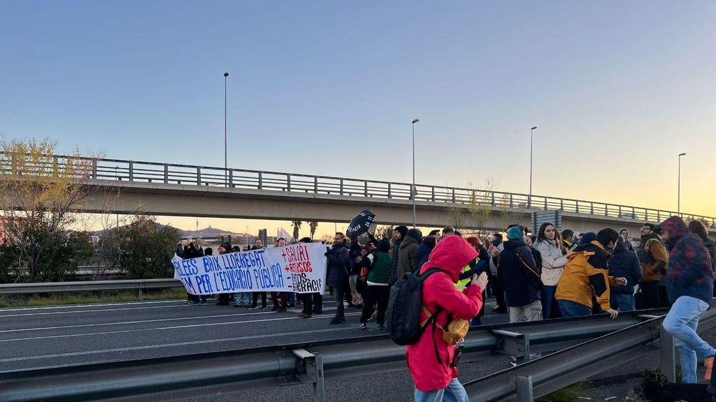 Protestes dels professors contra el nou conveni col·lectiu a l'A-2