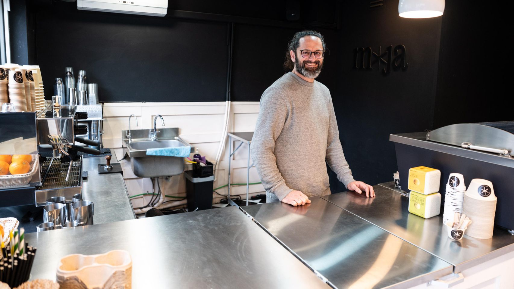 Alberto, dueño de la churrería Moja