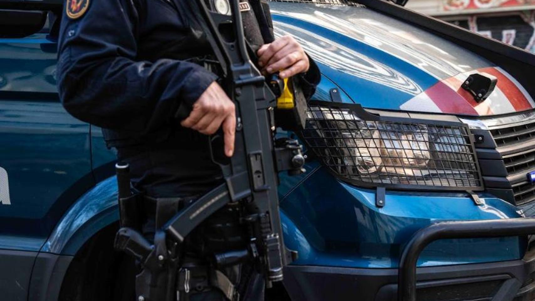 Un agente de ARRO de Mossos d'Esquadra en una imagen de archivo