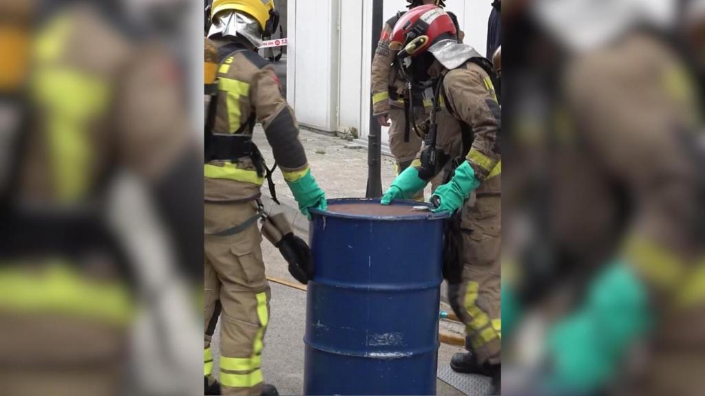 Los bomberos de Barcelona solucionan una reacción química en la UAB