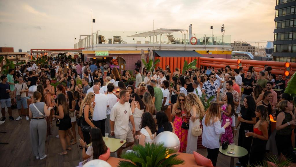 Bonavista, la terraza del Hotel Moxy de Barcelona