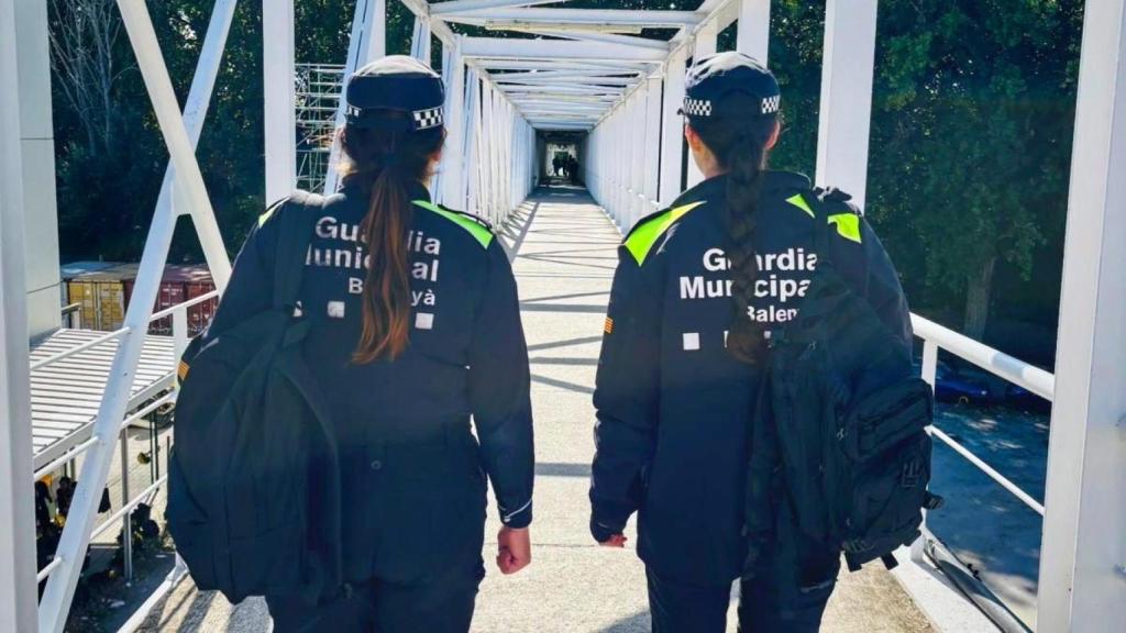 Dos vigilantes municipales en el ISPC