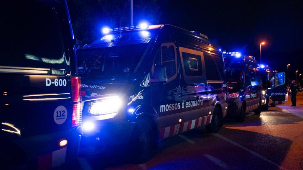 Una patrulla de Mossos d'Esquadra de noche