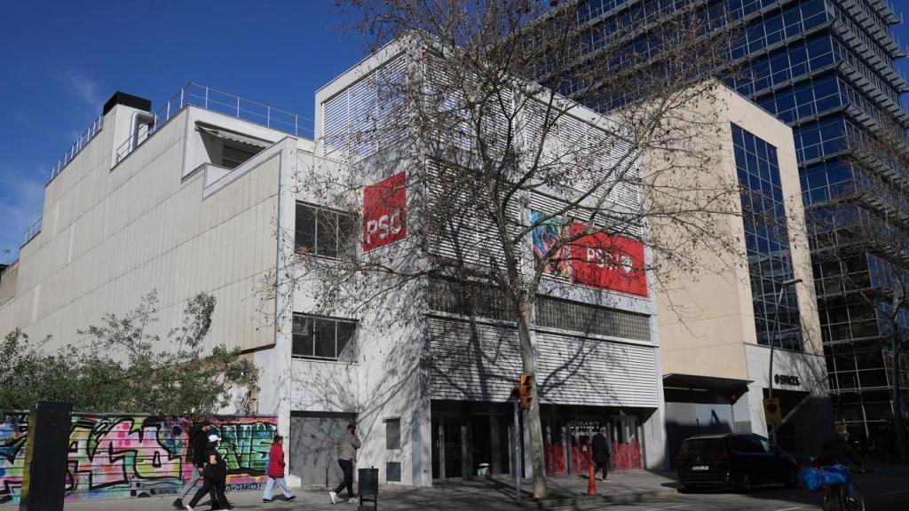Archivo - Fachada de la sede del PSC, a 9 de febrero de 2026, en Barcelona, Catalunya (España)