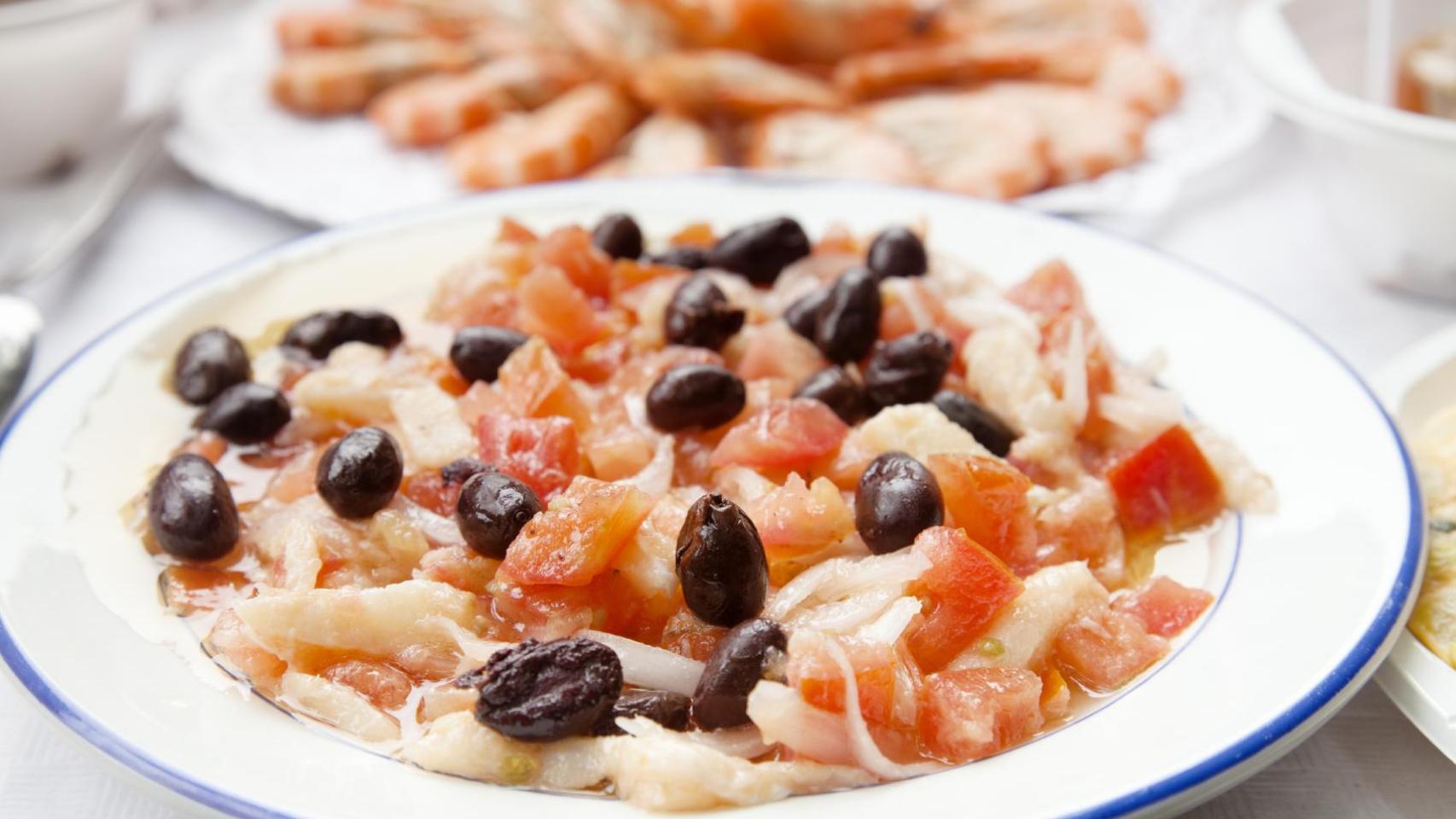 Un plato de esqueixada de bacalao en una imagen de archivo