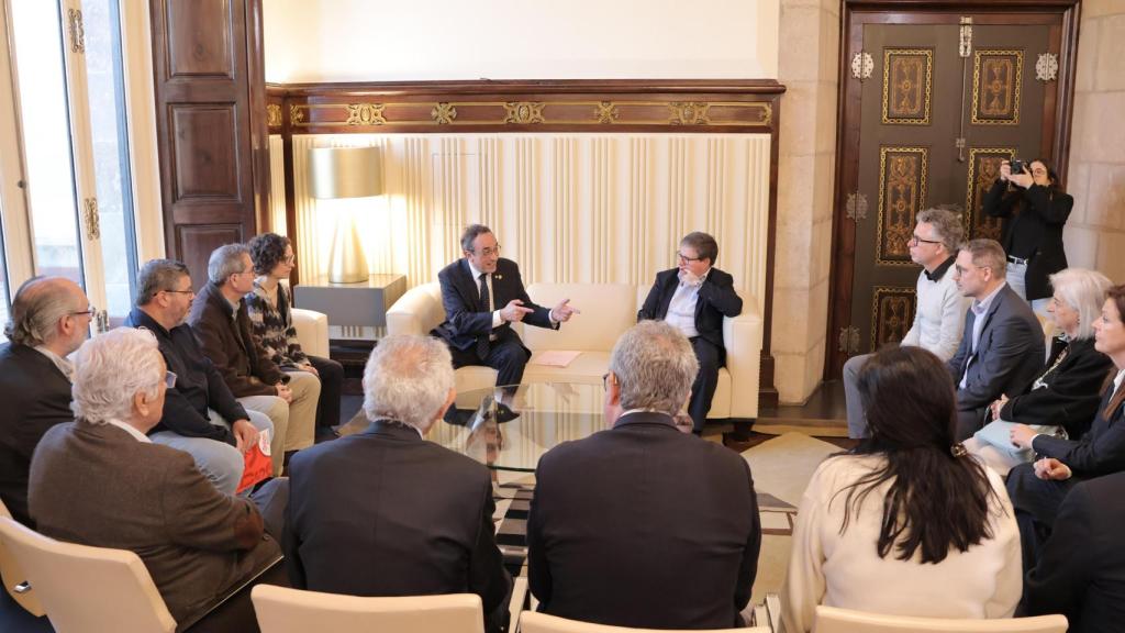 Representantes de la escuela concertada se reúnen con el presidente del Parlament, Josep Rull