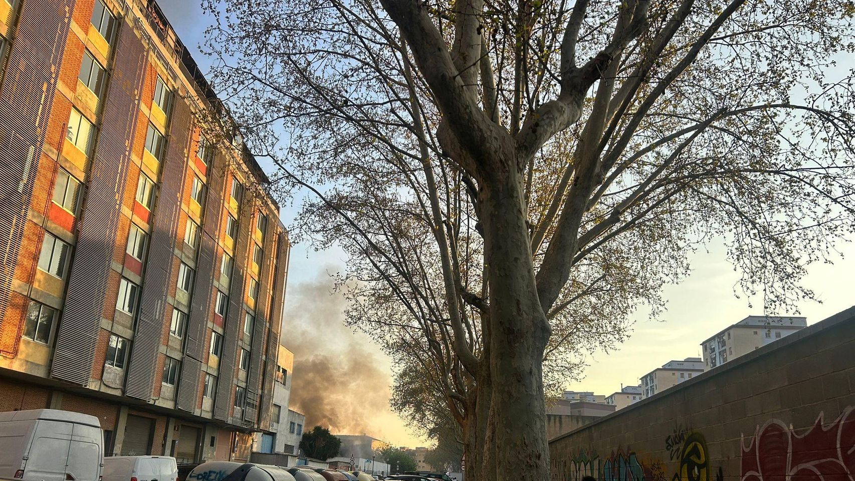 Incendio en el solar del B9 de Badalona