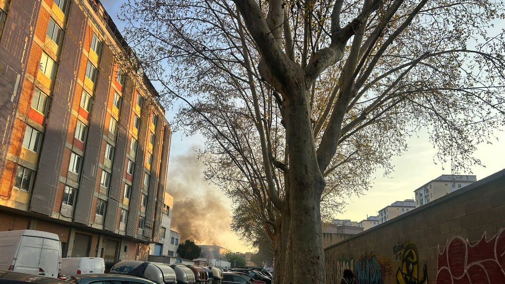 Incendio en el solar del B9 de Badalona
