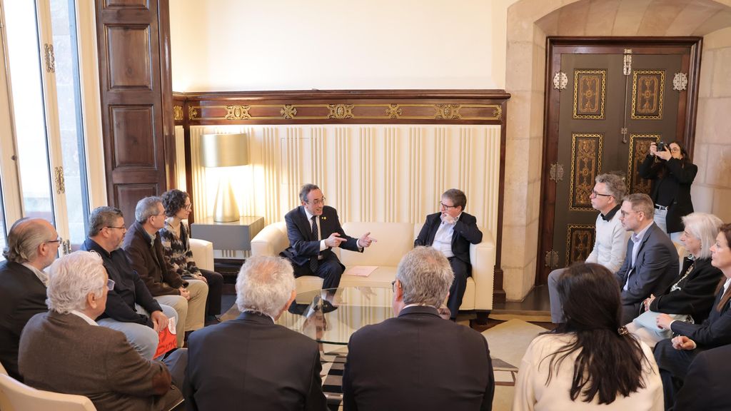 Representantes de la escuela concertada se reúnen con el presidente del Parlament, Josep Rull