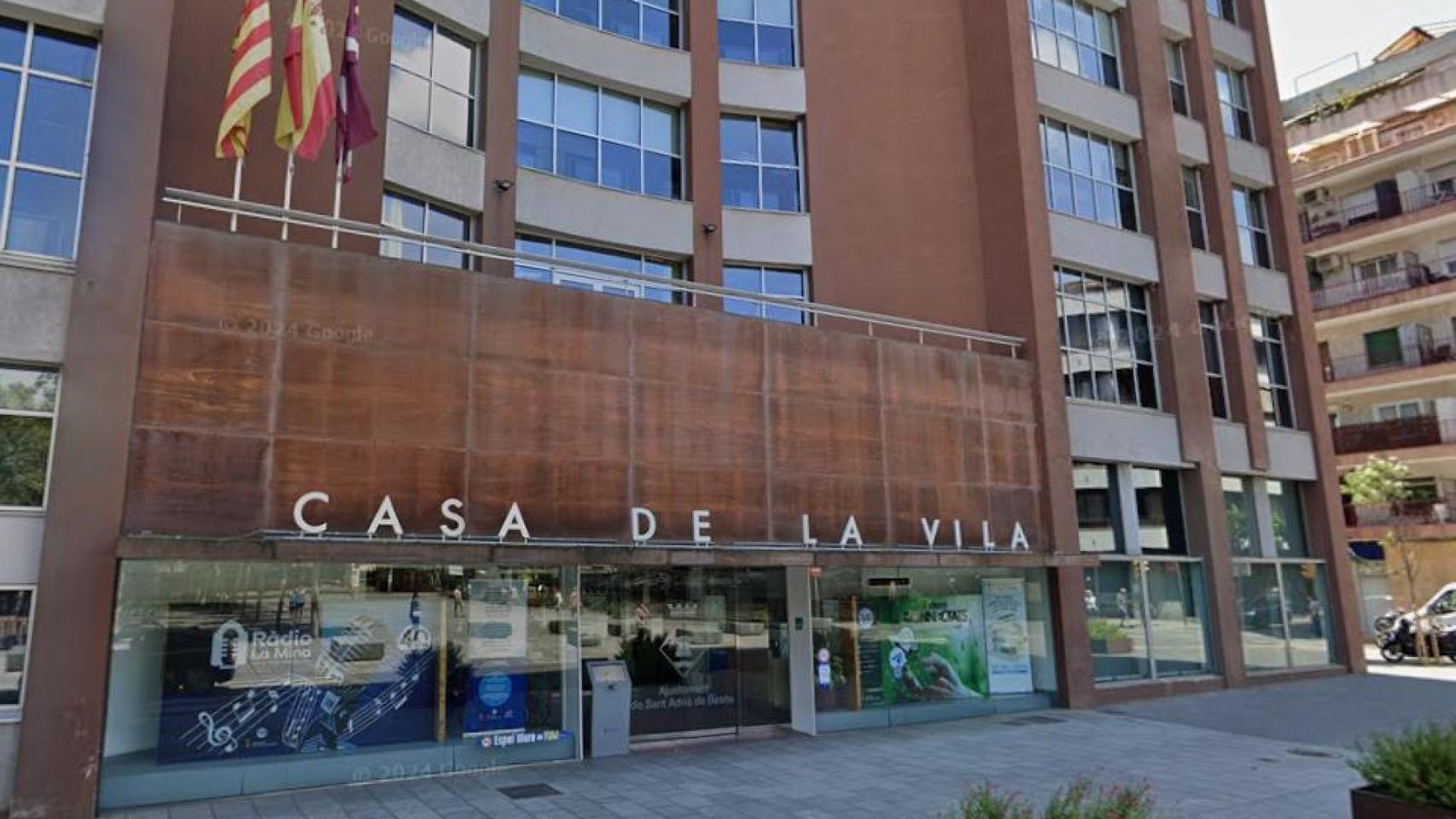 Exterior del Ayuntamiento de Sant Adrià de Besòs