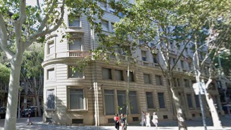 El edificio donde debía ubicarse el CAP Casc Antic