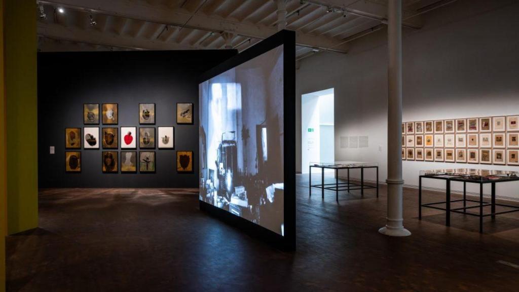 Vista de la exposición 'Àngel Jové. De intactu' en el Museu Tàpies en Barcelona. 19 de marzo - 27 de septiembre de 2026. Cortesía de Museu Tàpies.