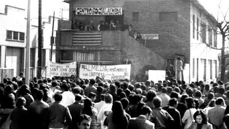 Imagen de una manifestación en el baix Llobregat en la transición