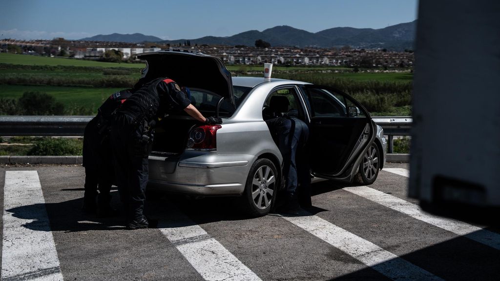 Agents de l'ARRO de mossos durant el 'Kanpai Pista' a l'AP-7