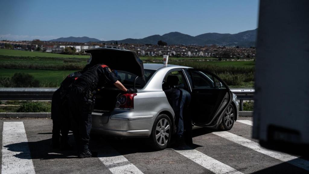 Agentes de ARRO de mossos durante el 'Kanpai Pista' en la AP-7