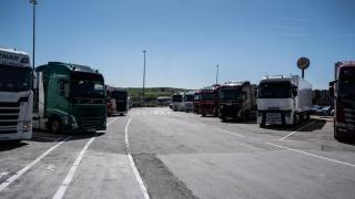 El "punto negro" de la AP-7: los teloneros asfixian un área de servicio de Castellbisbal 