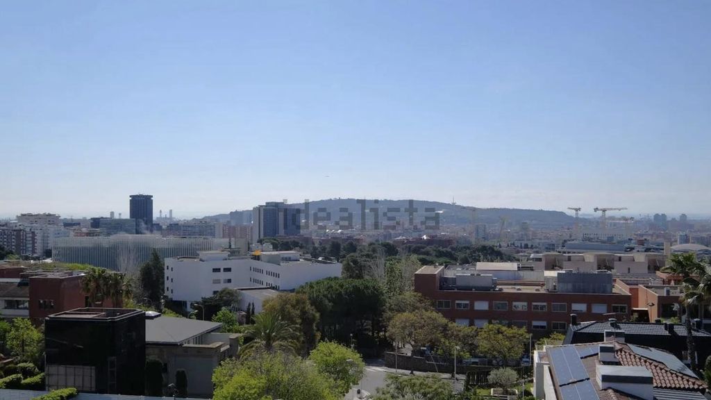 Vistes de l'àtic de luxe a Pedralbes