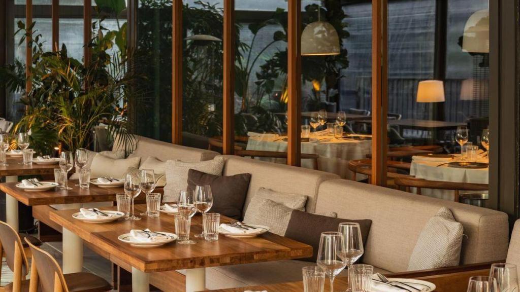 Terraza del restaurante Puerto Fuego de Barcelona