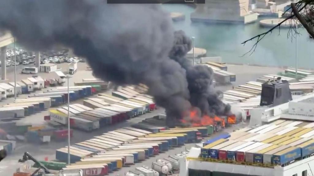El grave incendio en el puerto de Barcelona