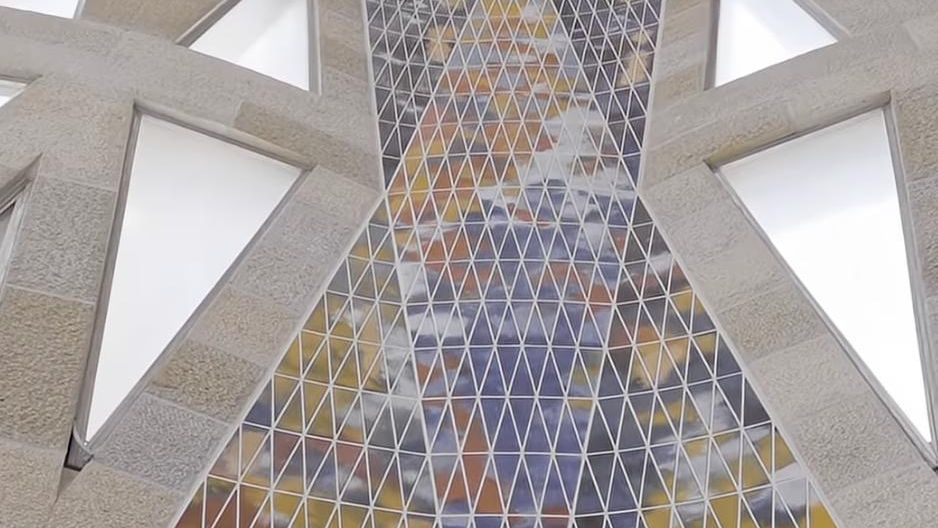 Cristales del interior de la Torre de Jesucristo de la Sagrada Família