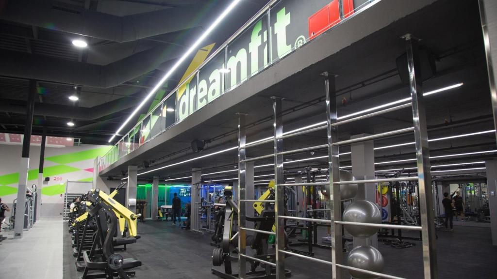 Interior del gimnasio Dreamfit Sant Adrià