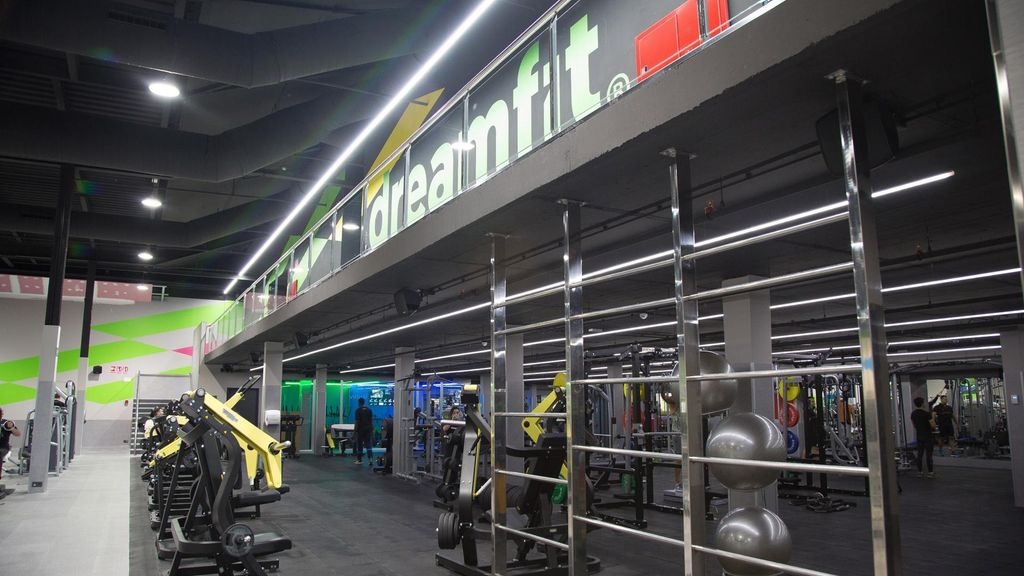 Interior del gimnàs Dreamfit Sant Adrià