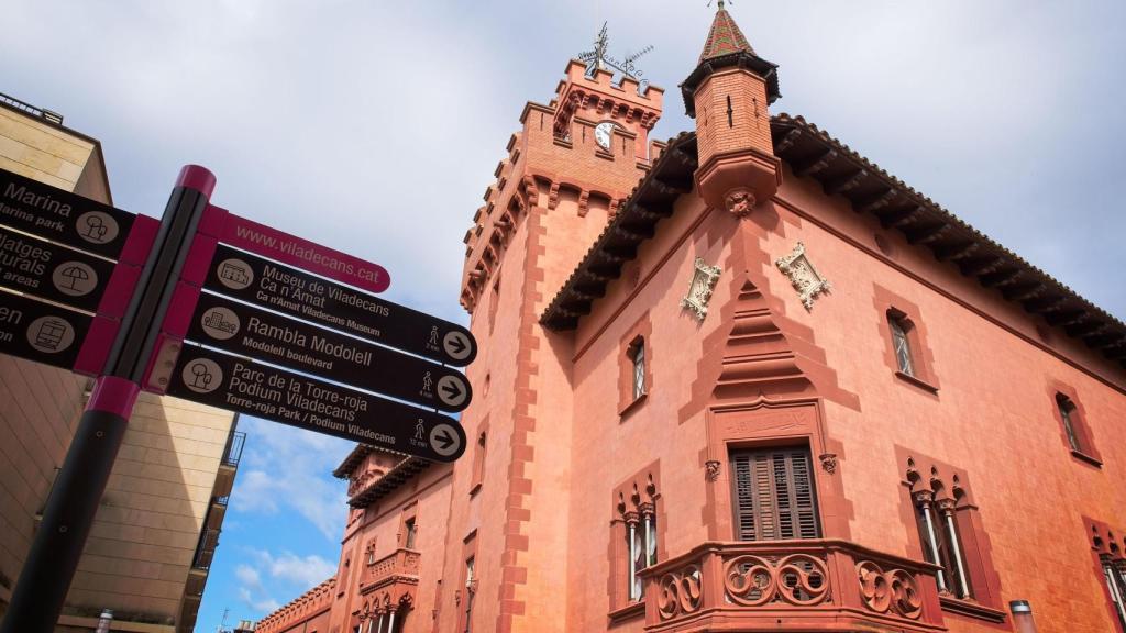 Fachada del Ayuntamiento de Viladecans