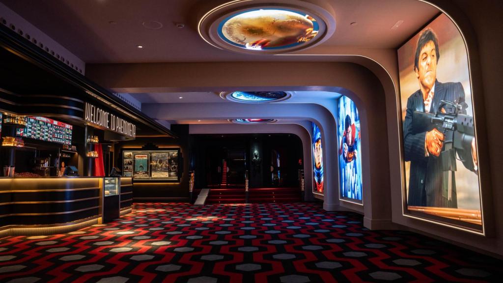 Interior de los nuevos cines Phenomena en Barcelona