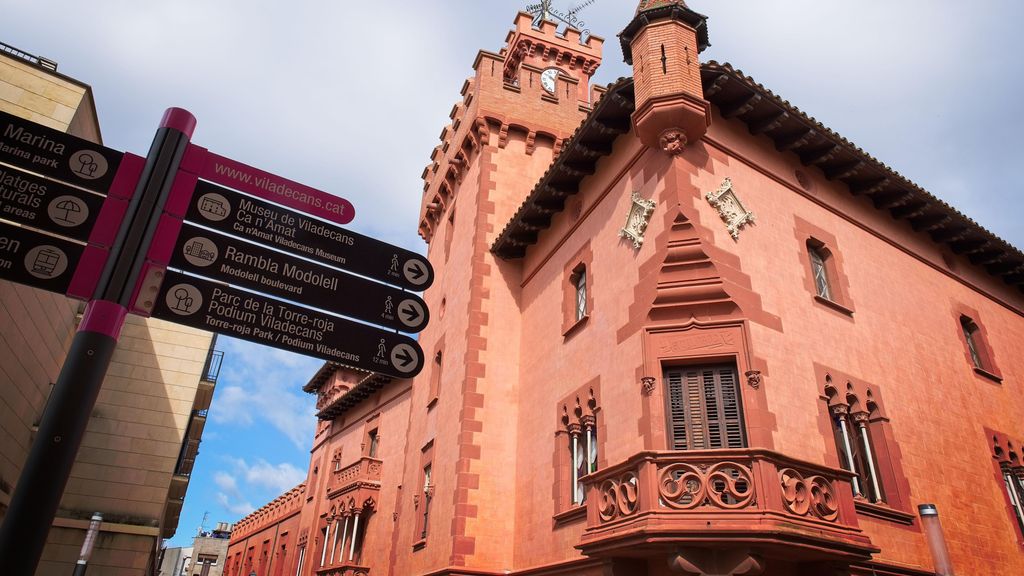 Façana de l'Ajuntament de Viladecans