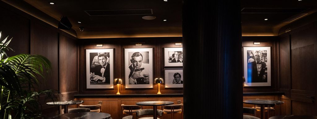 Bar situat al vestíbul principal del nou cinema Phenomena de Barcelona