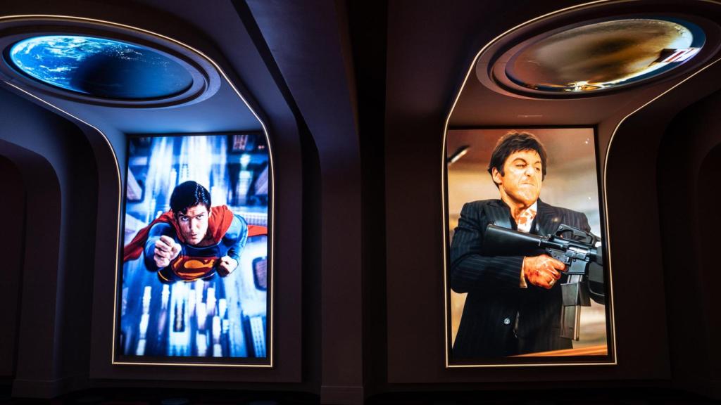 Nous cartells de pel·lícules del cinema Phenomena de Barcelona