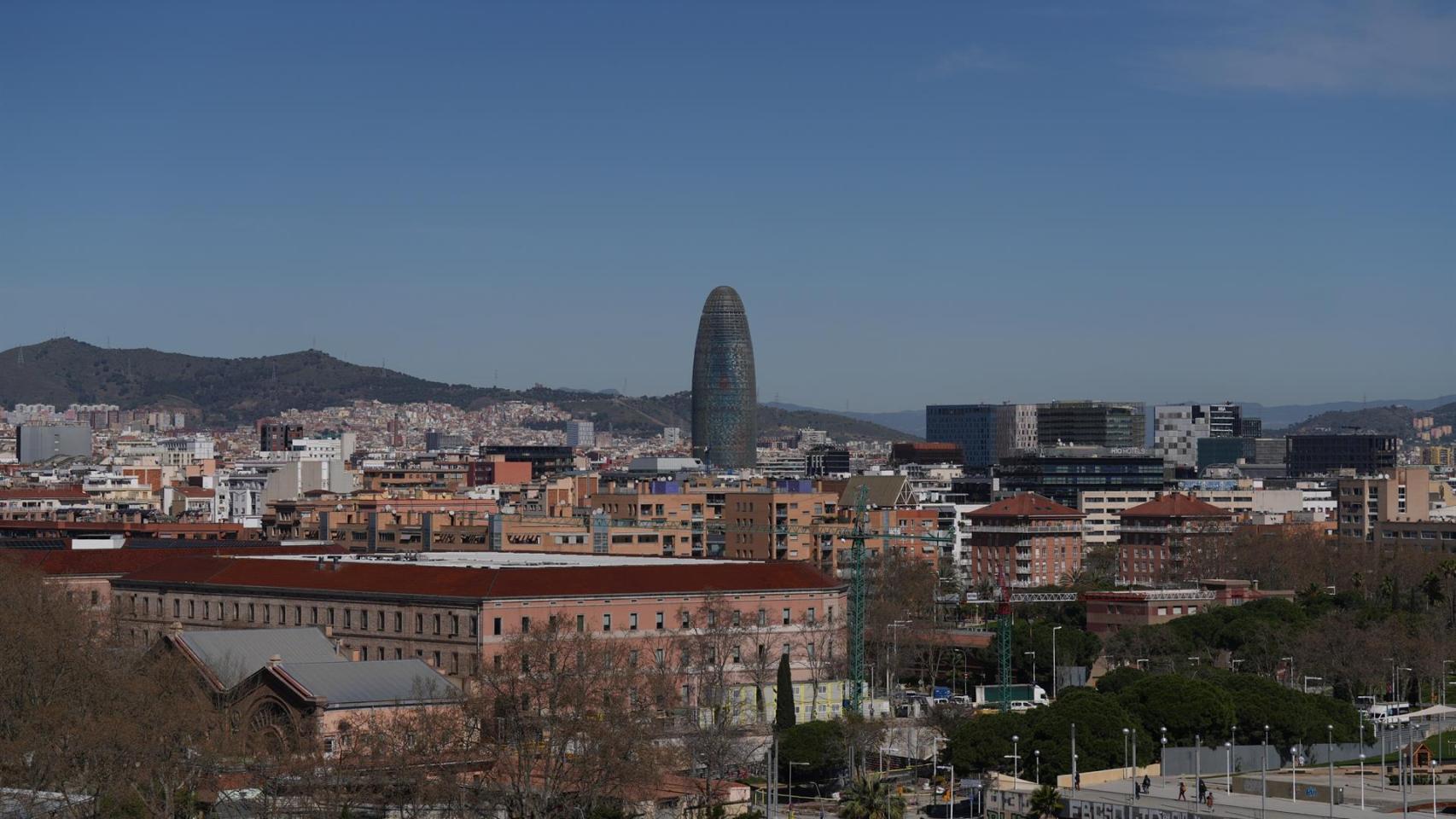 Vista panorámica con la Torre Glòries de Barcelona al fondo