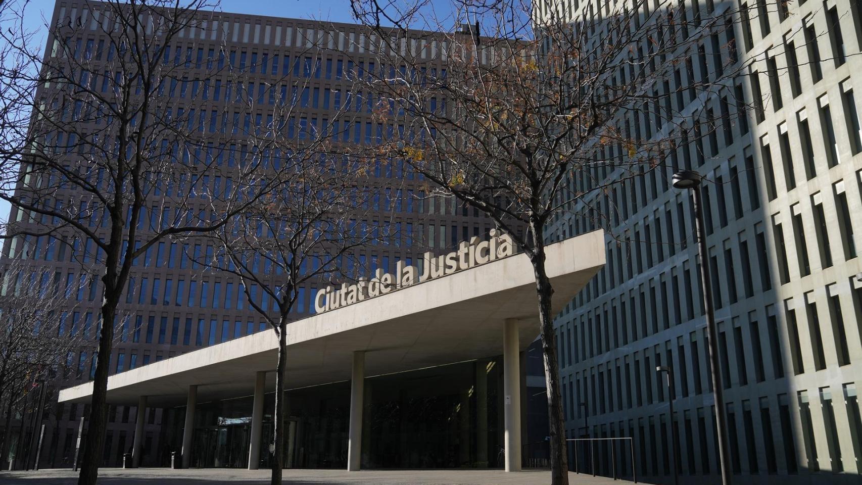 Fachada de la Ciutat de la Justícia de Barcelona