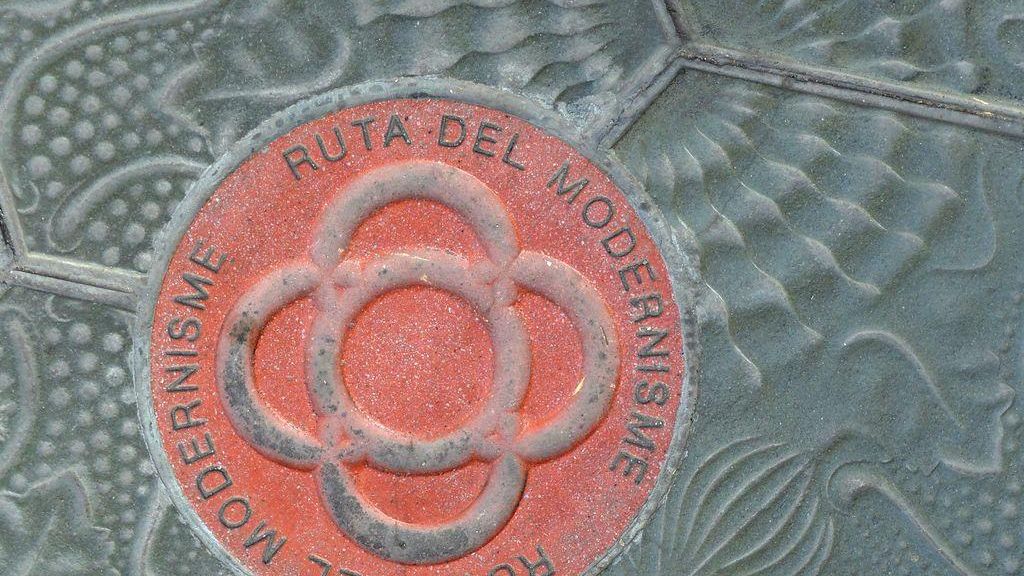 Rajola de la Ruta del Modernisme de Barcelona