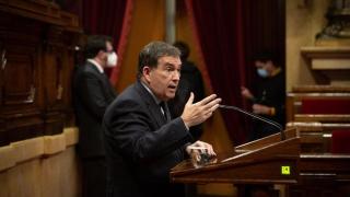 Archivo de Jaume Alonso-Cuevillas durante una intervención en el Parlament