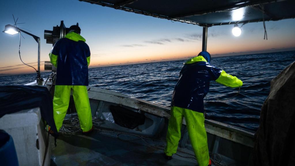 Jornada de pesca con Marc y Wilco, dos jóvenes de Argentona