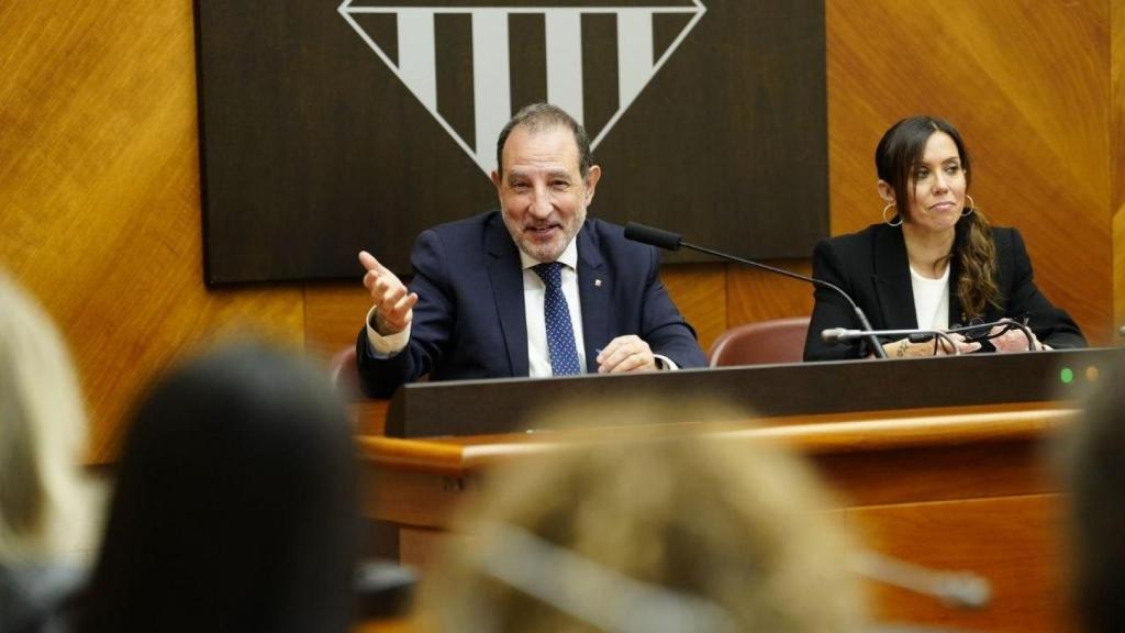 El conseller de Justícia i Qualitat Democràtica, Ramon Espadaler, y la alcaldesa de Sabadell, Marta Farrés