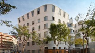 Barcelona rehabilitará una degradada residencia levantada por la Fundación Esther Koplowitz