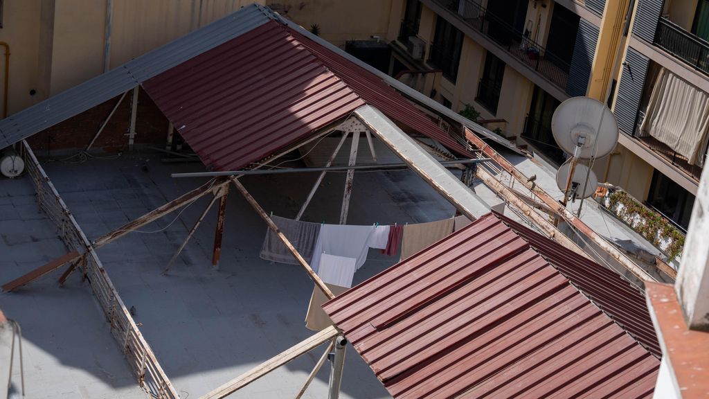 Edifici presumptament 'il·legal' situat en dos patis interiors del carrer Erasme de Janer, al Raval